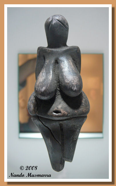 Statuetta d'epoca - Foto Nando Musmarra