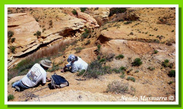 Chuck and Barbara Shelton in the fossil beds - Foto Nando Musmarra 2011